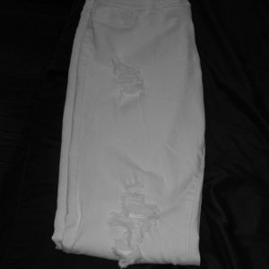 White distressed skinny jeans
